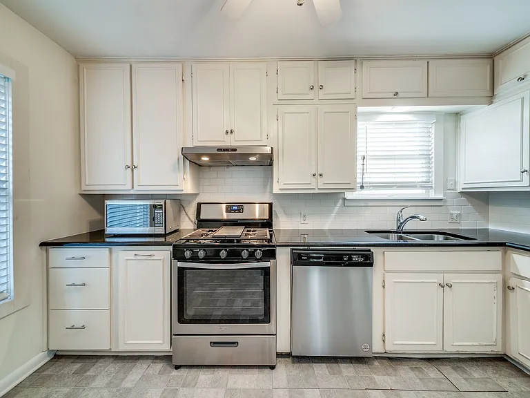 136 Harmon Dr — Photo 10