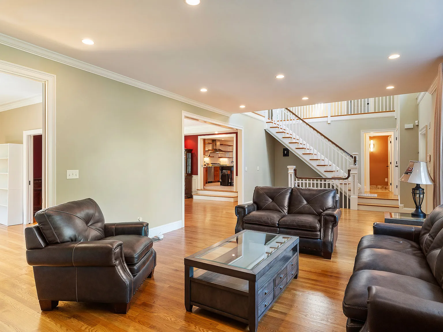5 bed, 6.5 bath, 6343 sqft, $12,000 — Photo 2