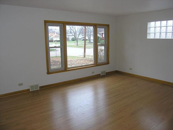 3rd image of 387 N La Londe Ave