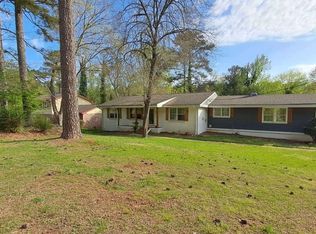 490 Village Green Ct SW, Lilburn, GA 30047