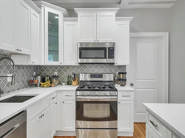 46 Port Norfolk St #1 — Photo 5