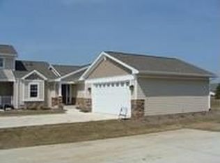 4516 Oster Pkwy, Cedar Falls, IA 50613