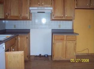 522 Oak St, Burden, KS 67019