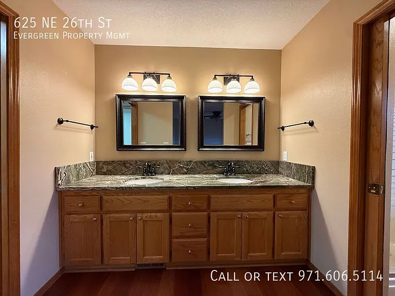625 NE 26th St — Photo 28