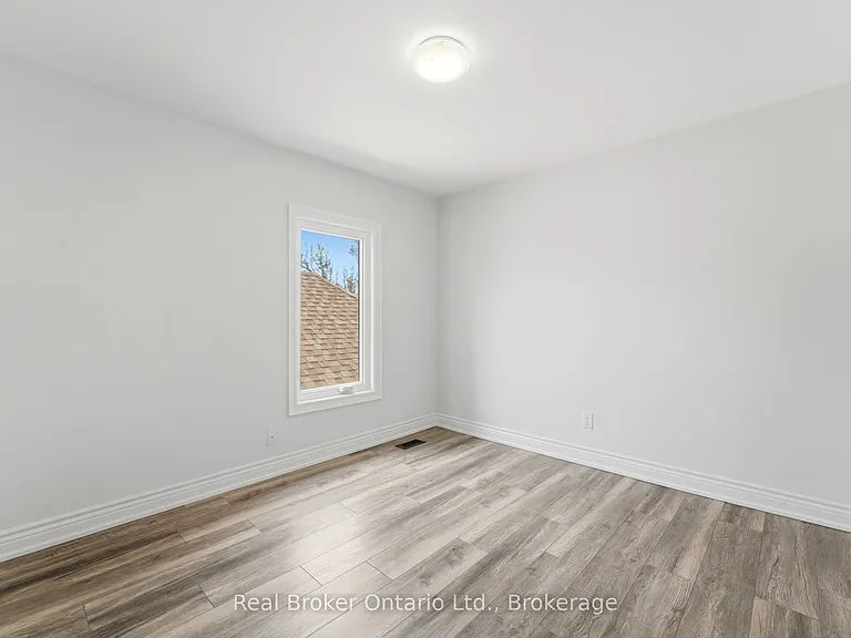 167 Rosslyn Ave N #UPPER — Photo 22