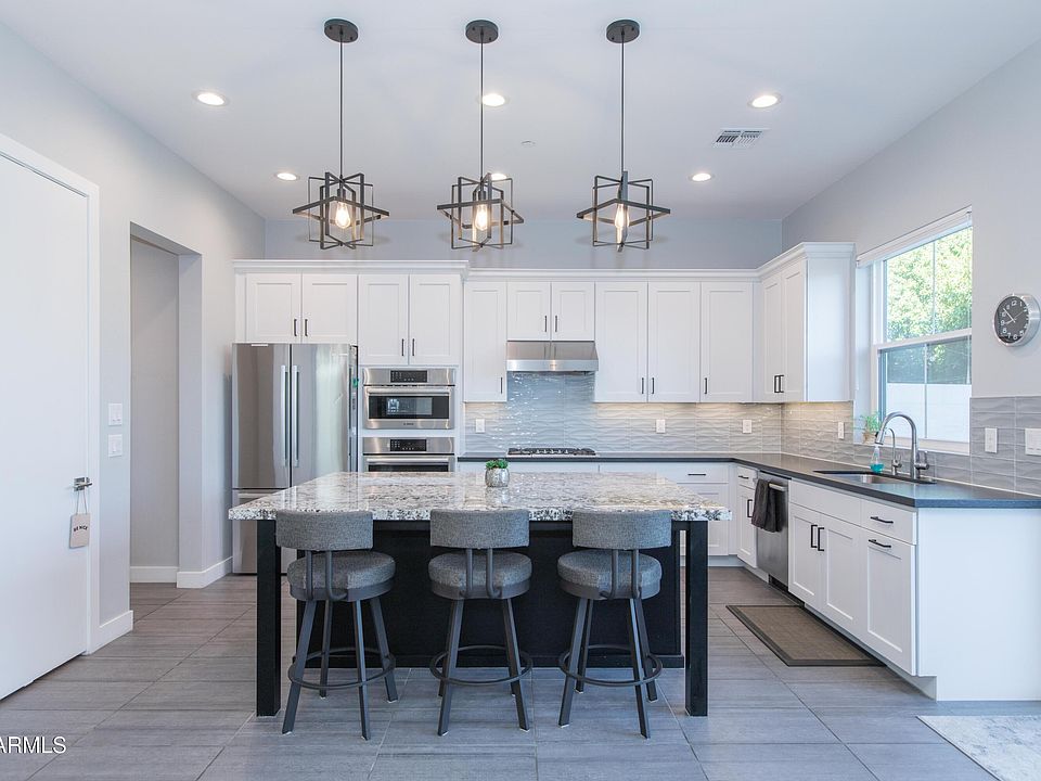 1st image of 3200 N 39TH Street #18