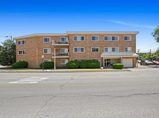 5001 Madison St APT 3D, Skokie, IL 60077
