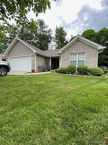 326 Wiltshire Circle 