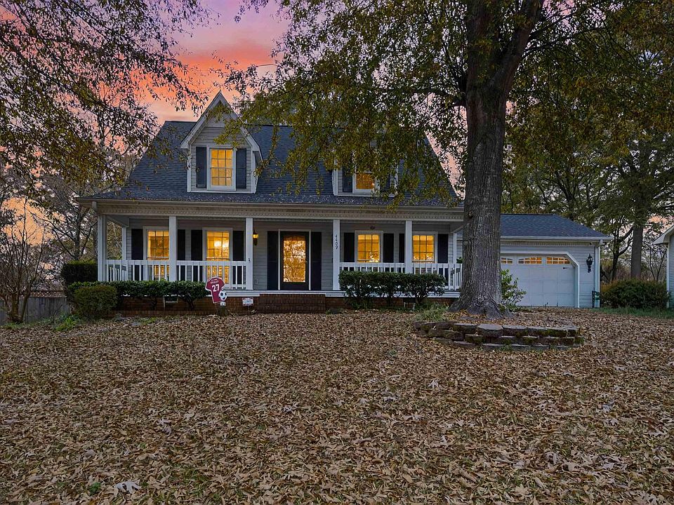 1st image of 4409 Cambridge Ln