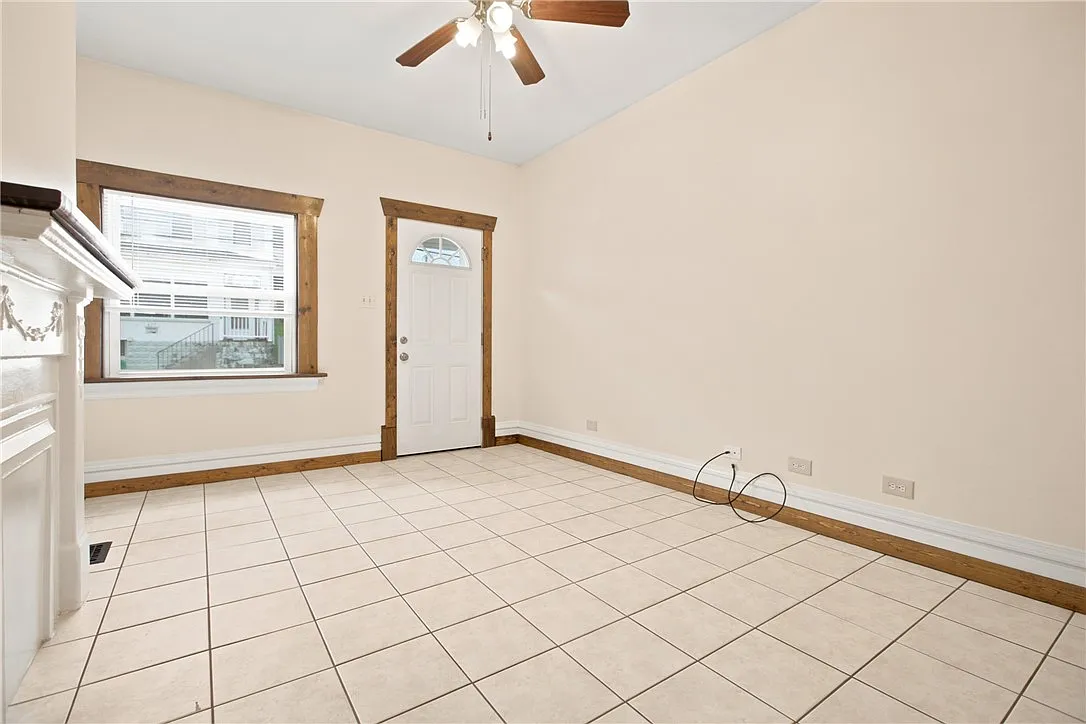 2 bed, $1,400 — Photo 3