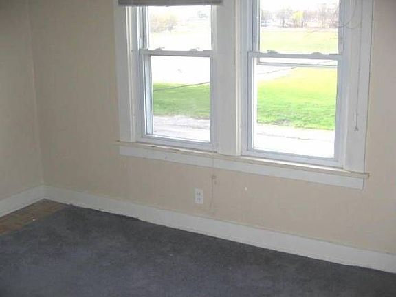 LIVING ROOM- DWN