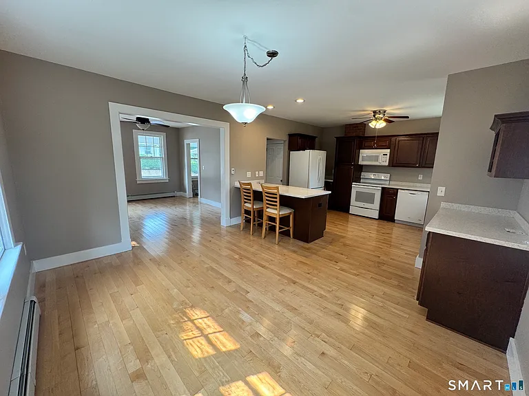 18 Spicer Ave — Photo 8