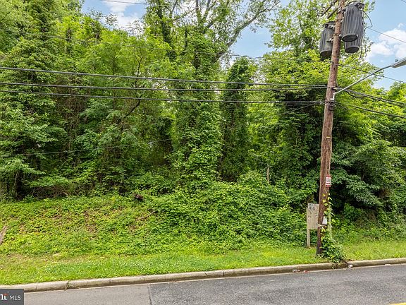 2nd image of 4647 G St SE