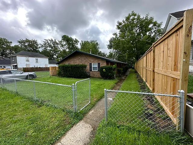 2 bed, $1,200 — Photo 2