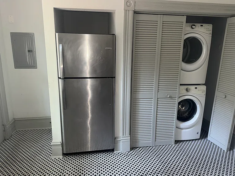 21 W 36th St #A — Photo 8