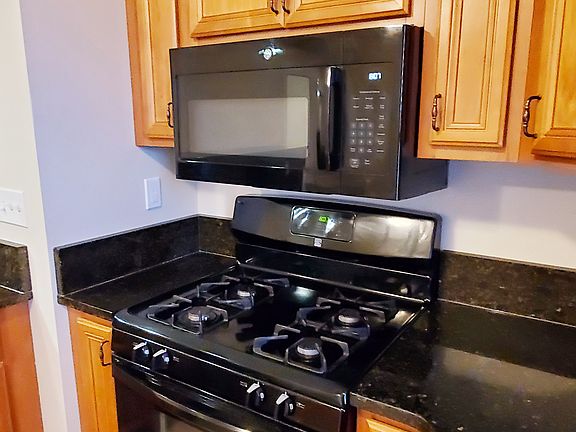 3rd image of 424 Jackson St #2