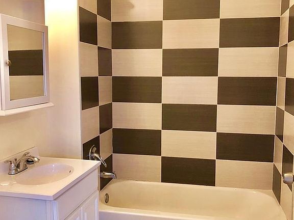 5th image of 1674 Park Ave APT 6B