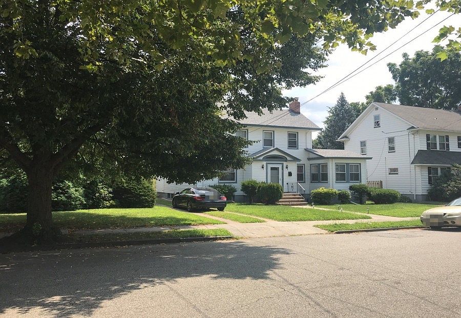 2nd image of 463-467 E 39th St