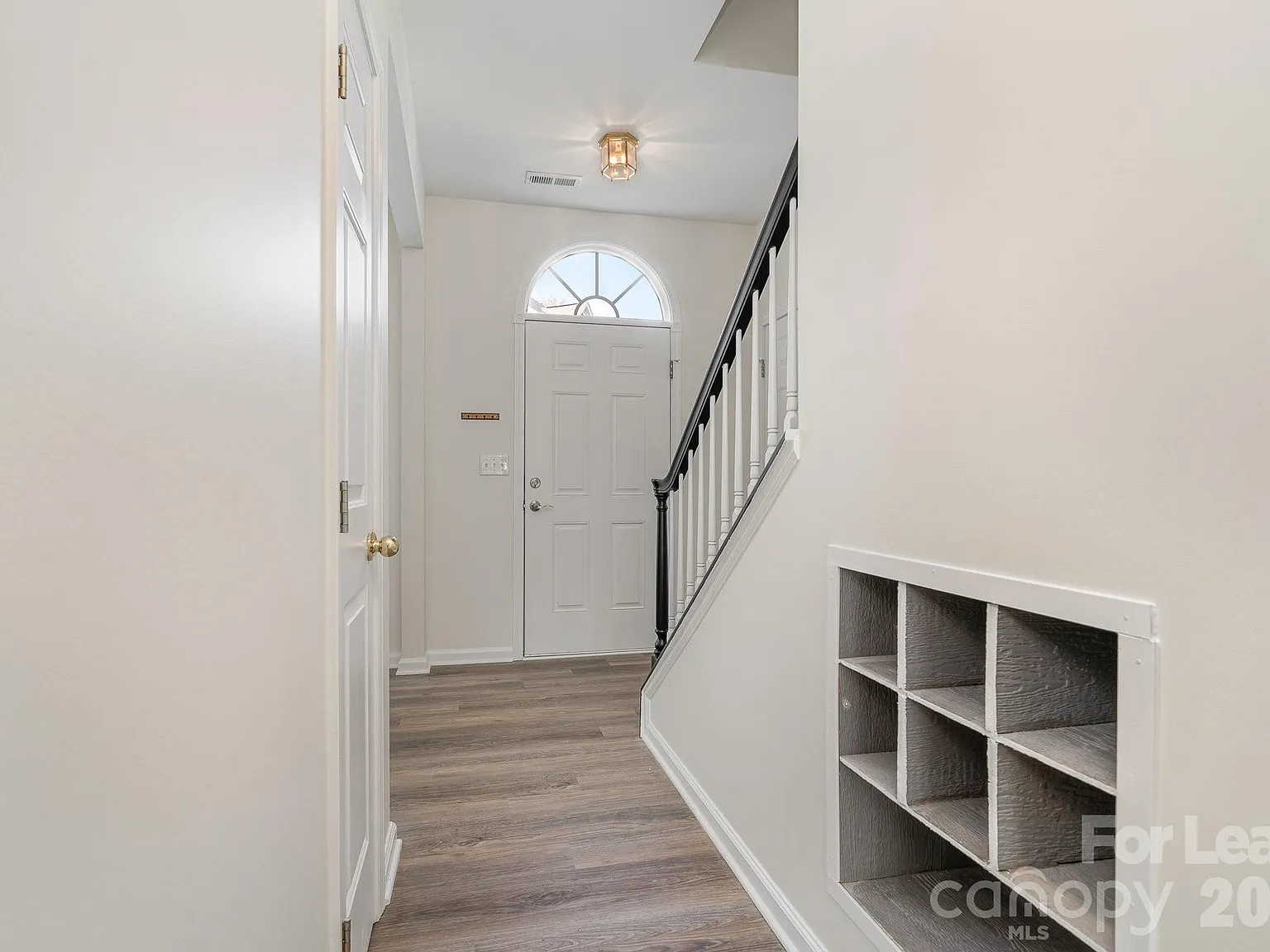 3 bed, 2.5 bath, 1953 sqft, $1,800 — Photo 3