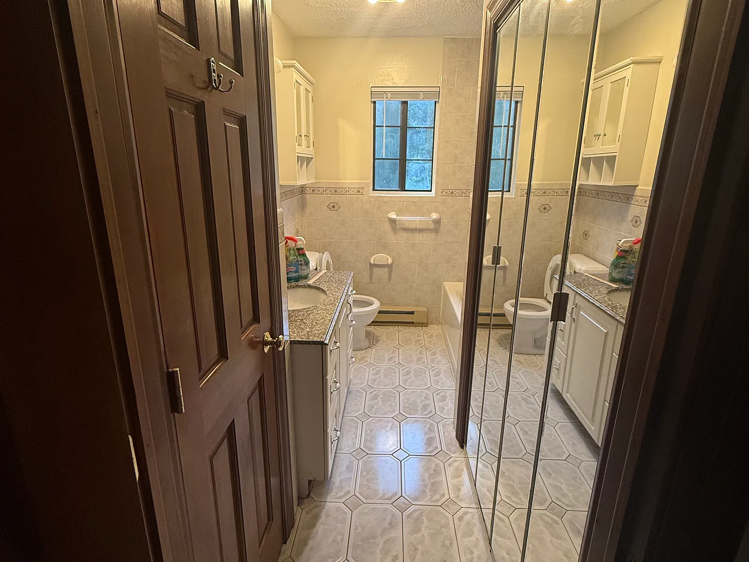 2 bed, 1.5 bath, 1200 sqft, $1,700 — Photo 4