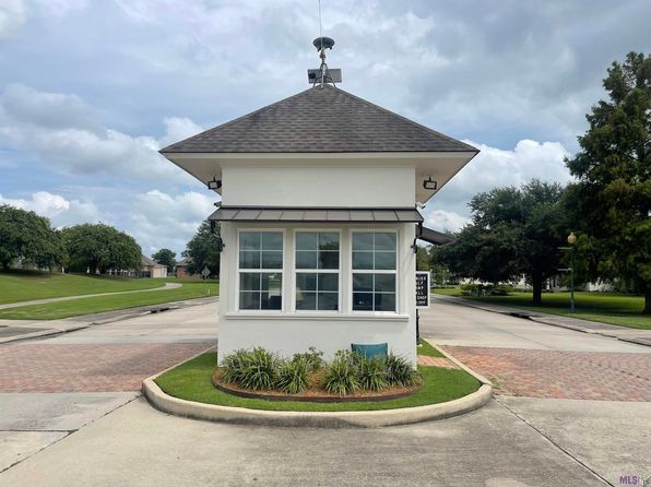 96 April Ln, Plaquemine, LA 70764