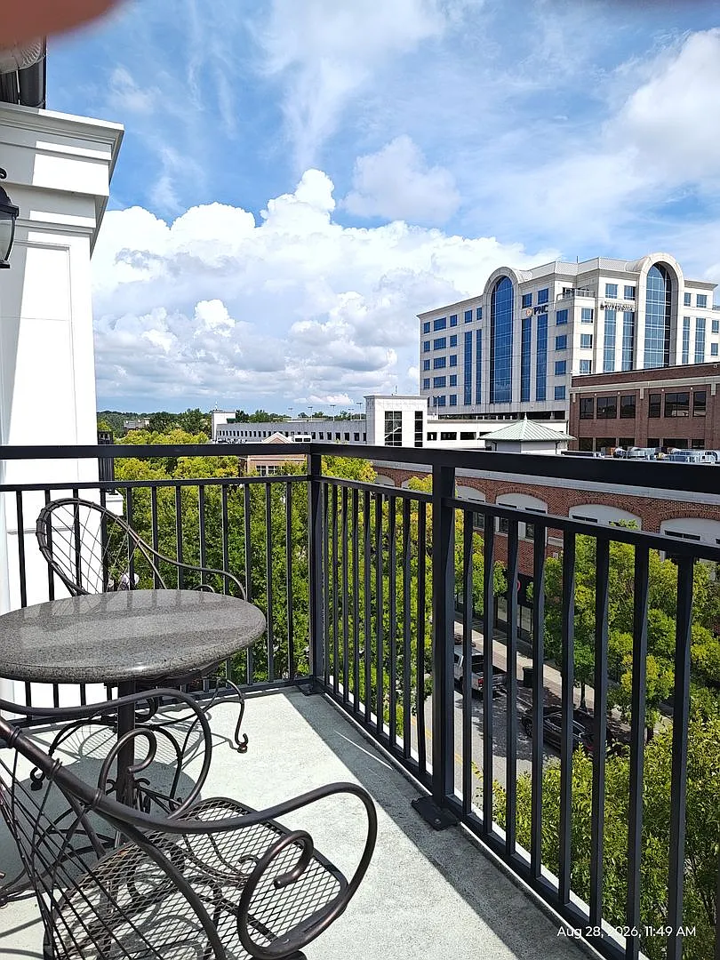 The Easy Life at City Center — Photo 1