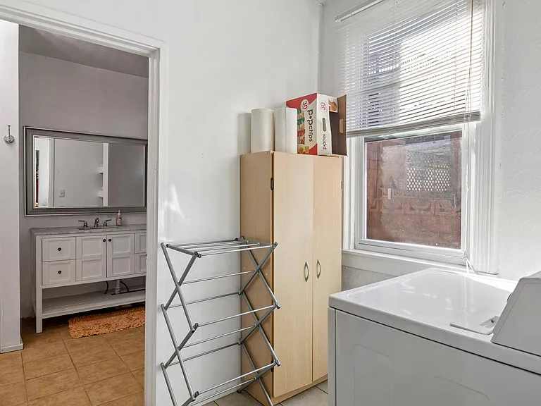 91 S 15th St — Photo 11