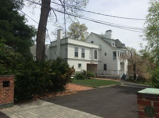 9 McCorkle St, Bronxville, NY 10708