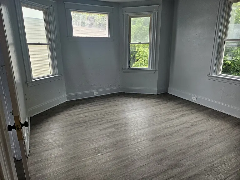 953 Wells St — Photo 11