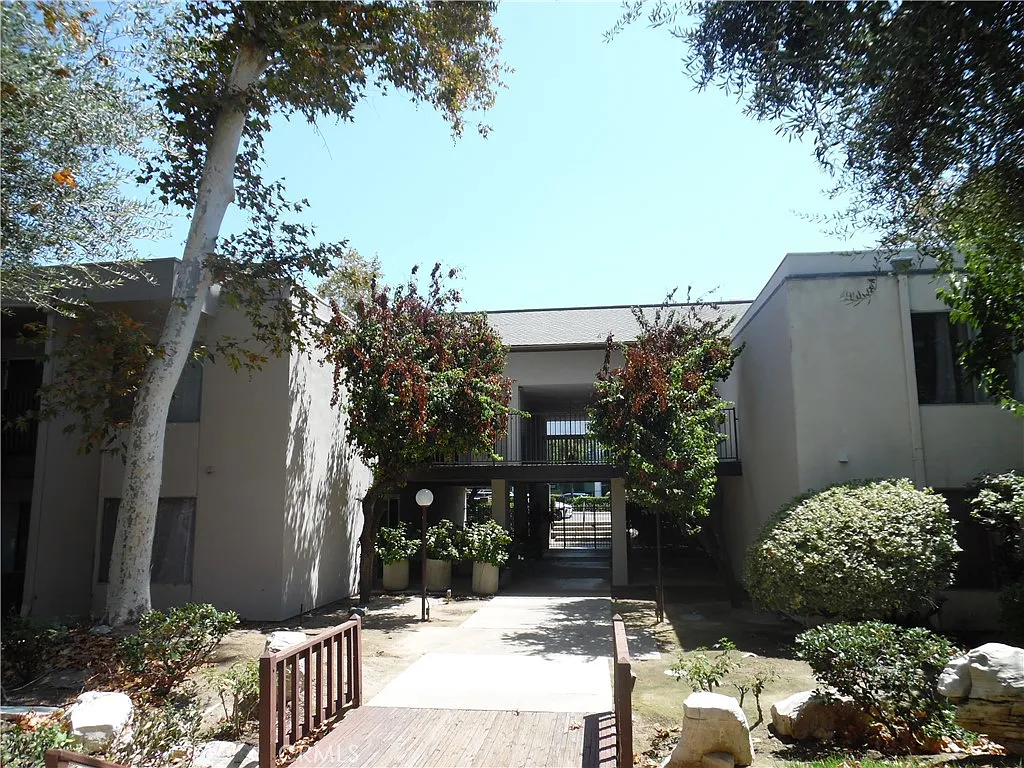 2 bed, 987 sqft, $2,495 — Photo 3