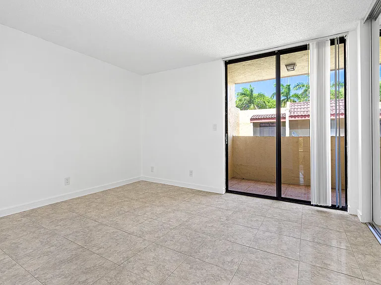 769 SE 1st Way — Photo 24