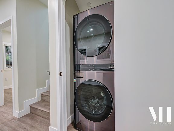 Full Size Washer & Dryer Included