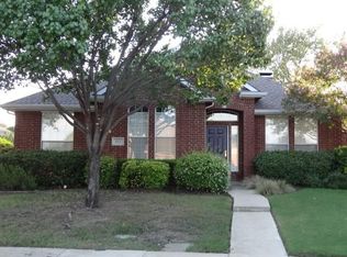 122 Stonecreek Dr, Irving, TX 75063