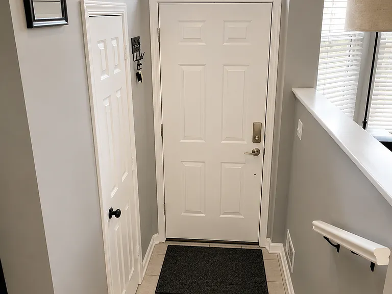 9246 Jessica Dr — Photo 2