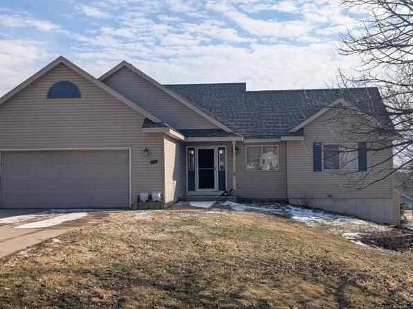 501 Cedar Ct NE, Pine Island, MN 55963