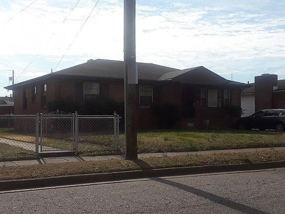 3rd image of 2717 Hickory St