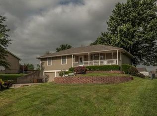 3122 N 157th St, Basehor, KS 66007