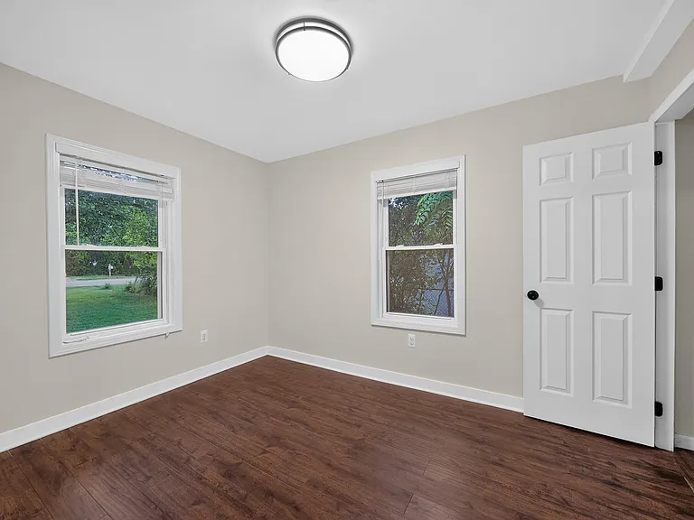 388 E South Blvd — Photo 10