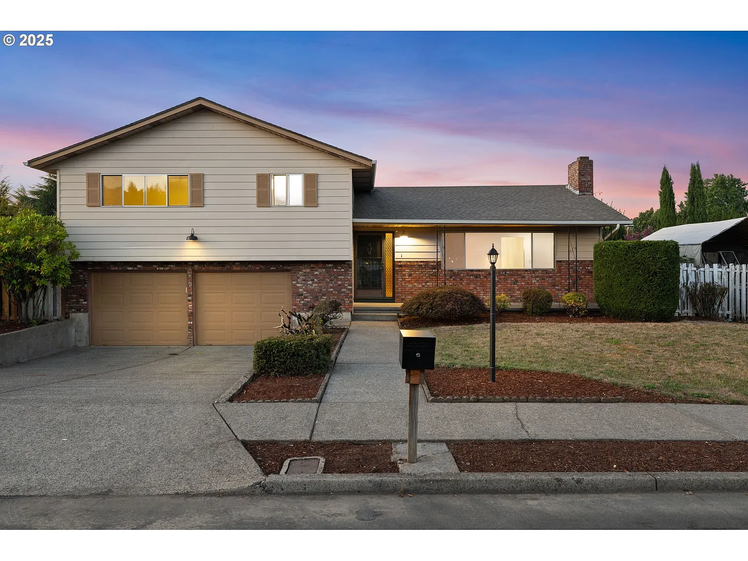 12837 NE Morris St photo 1