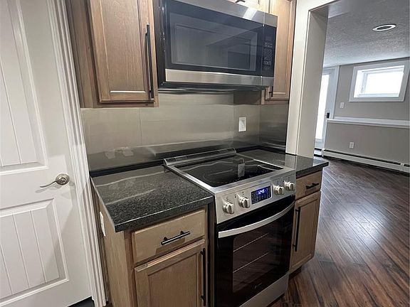 4th image of 608 5th St Unit A
