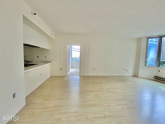 4th image of 201 Harrison St APT 203