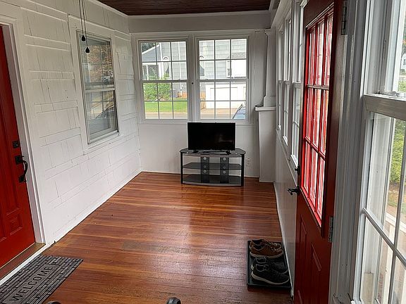 3rd image of 314 Liberty Ave
