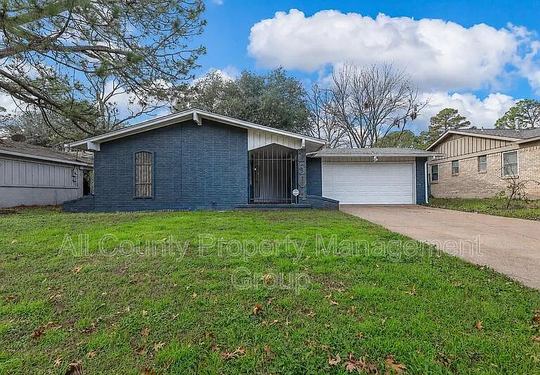 2504 S Fielder Rd — Photo 2