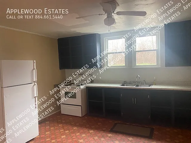 540 284th — Photo 3