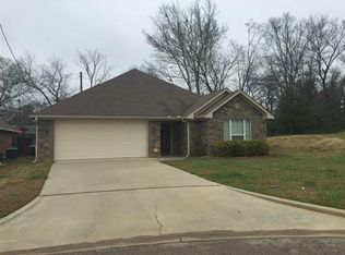 24 Oak Leaf St, White Oak, TX 75693
