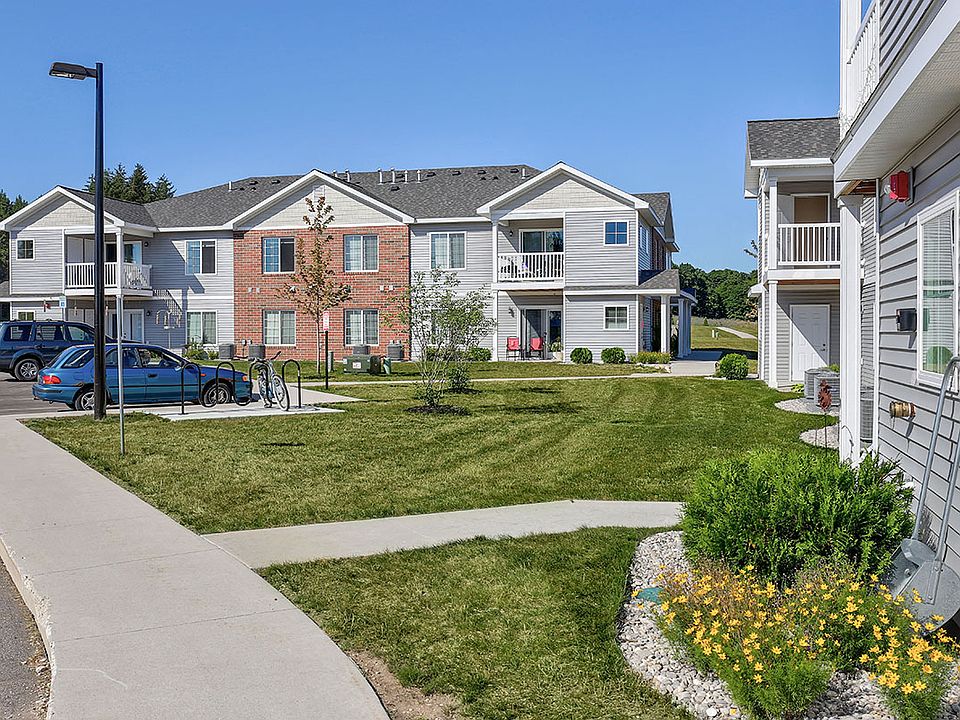 Brookside Commons apartments