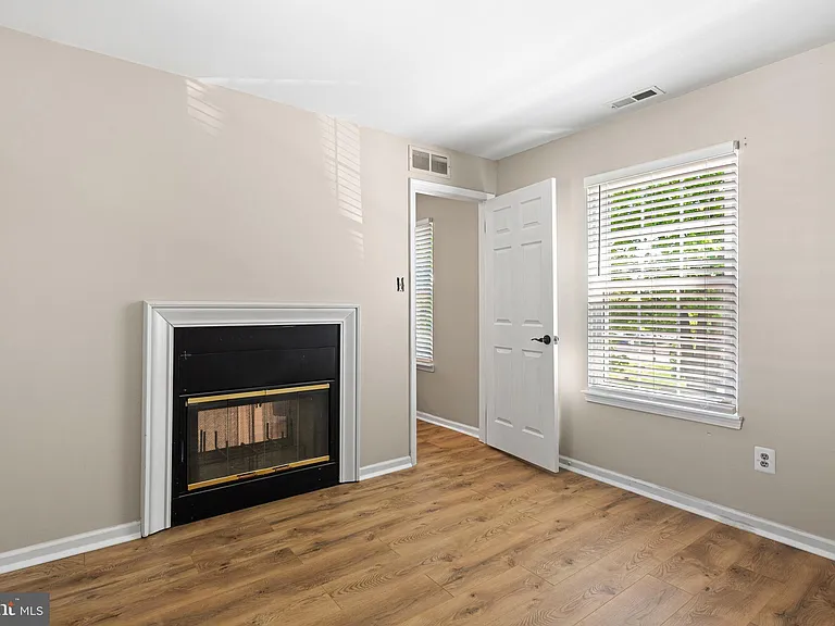 107 Sweetwater Dr — Photo 3