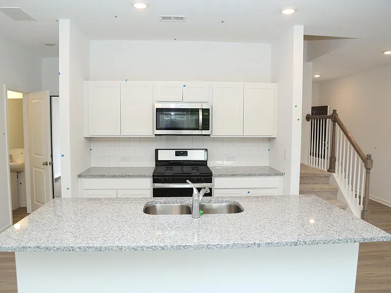 Counter top and Kitchen cabinets