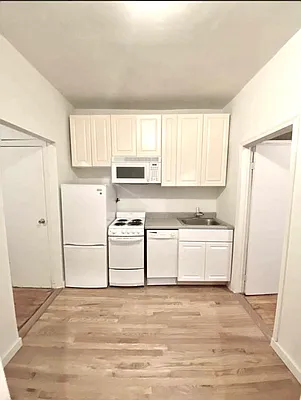 Rented by Bond New York | media 13