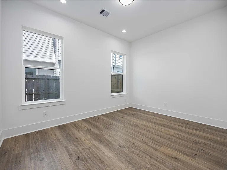 1935 Knoll Square Dr — Photo 16